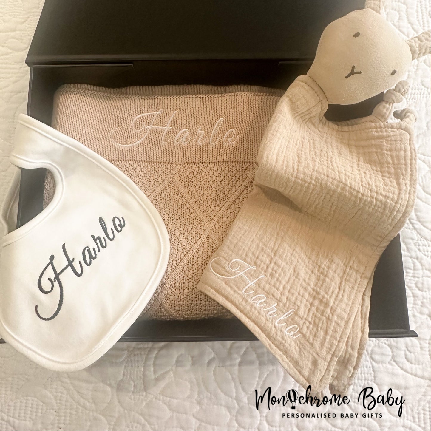 PERSONALISED DIAMOND KNIT BABY BLANKET GIFT SET BEIGE